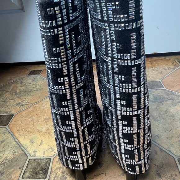 Booties - Picture 4 of 5